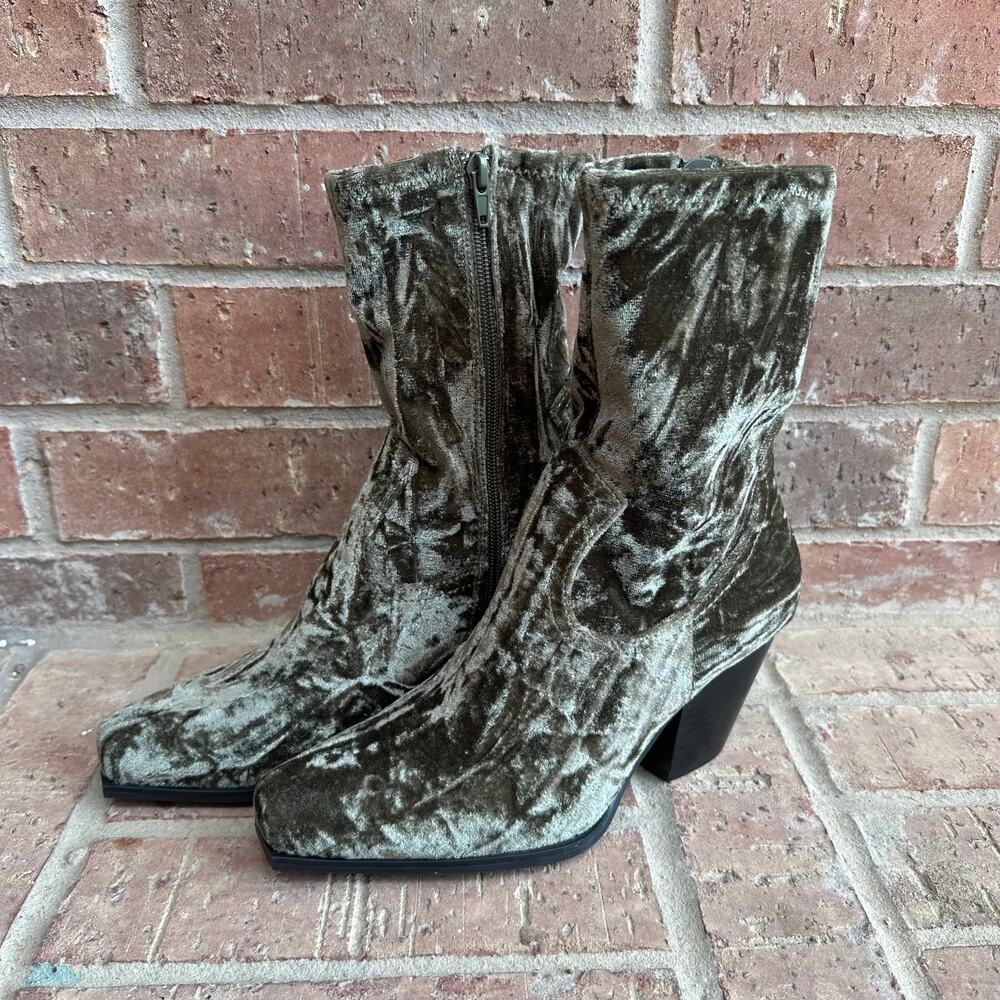 Gianni Bini Western Olive Green Velvet Boots Size 8.5 - Picture 2 of 7